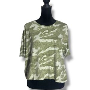 Old Navy Green and White Camo  Lightweight Cropped Crewneck Short Sleeve Tee
